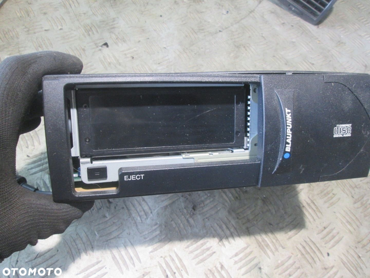 ZMIENIARKA BLAUPUNKT VW SHARAN 1 - 4