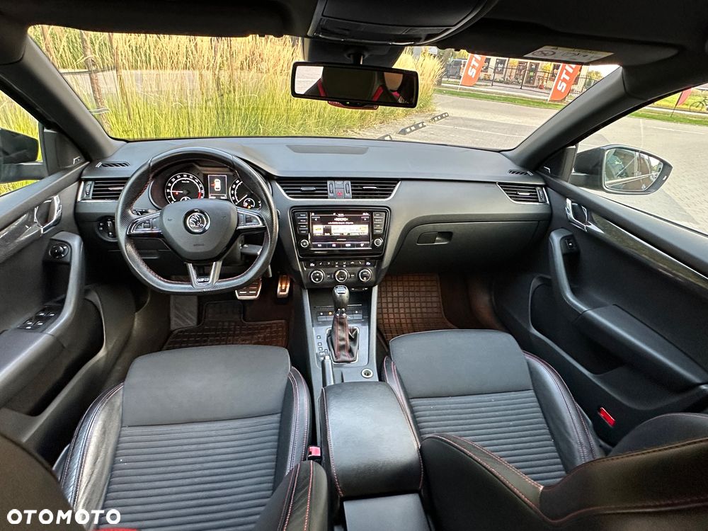 Skoda Octavia Combi 2.0 TDI DSG RS - 24