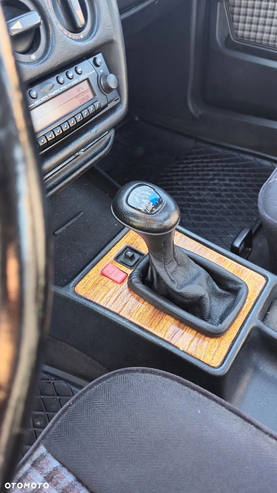 Mercedes-Benz W201 (190) - 12