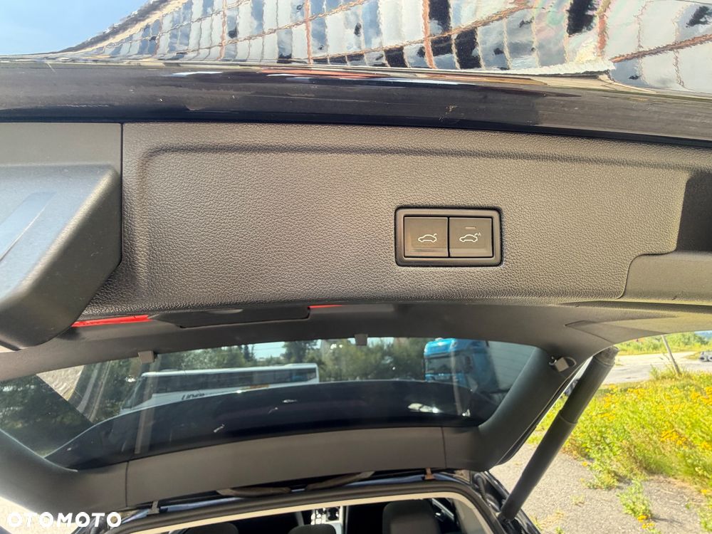Volkswagen Touareg - 12