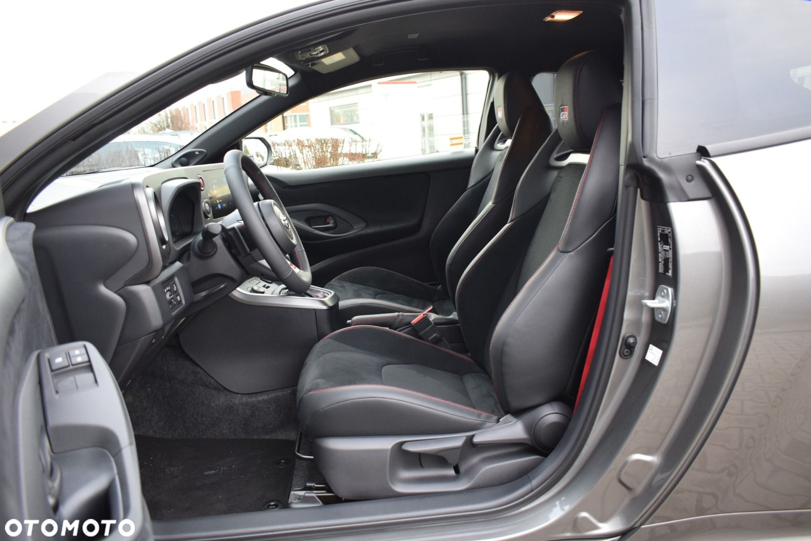 Toyota Yaris GR 1.6 Dynamic - 6