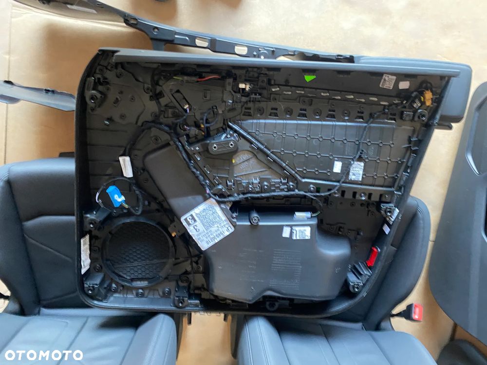 Audi Q3 83A kompletny środek Fotel fotele kanapa skóra boczki czarne 26km - 20