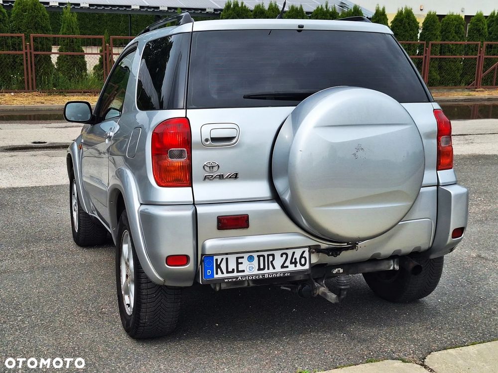Toyota RAV4 D-4D 4x4 - 21