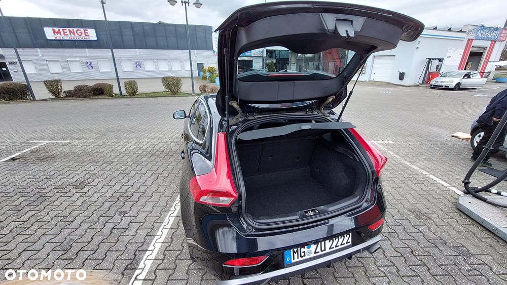 Volvo V40 T3 Drive-E R-Design Kinetic - 2