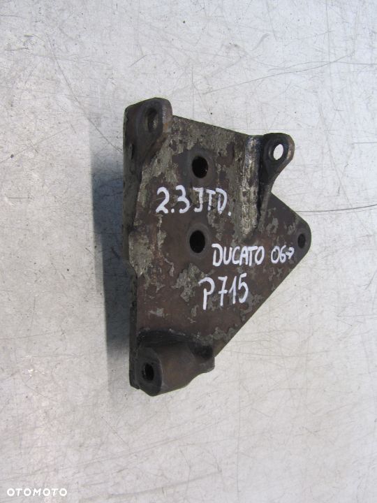 fiat ducato 06-> łapa sprężarki klimy-dokładana - 2