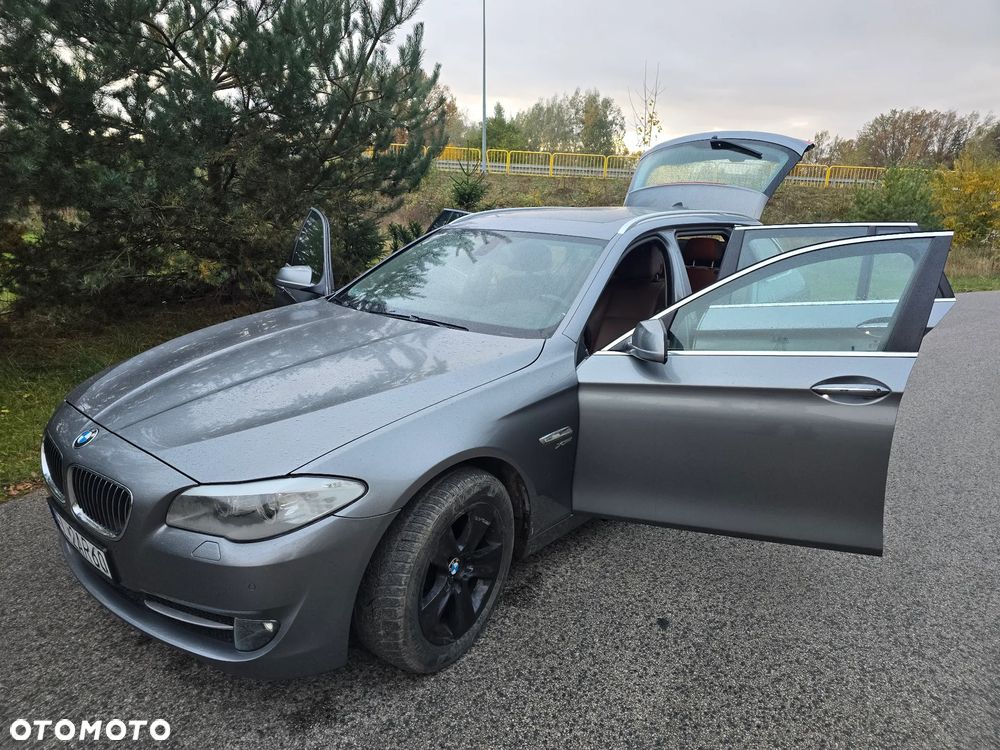 BMW Seria 5 525d xDrive Sport-Aut - 4