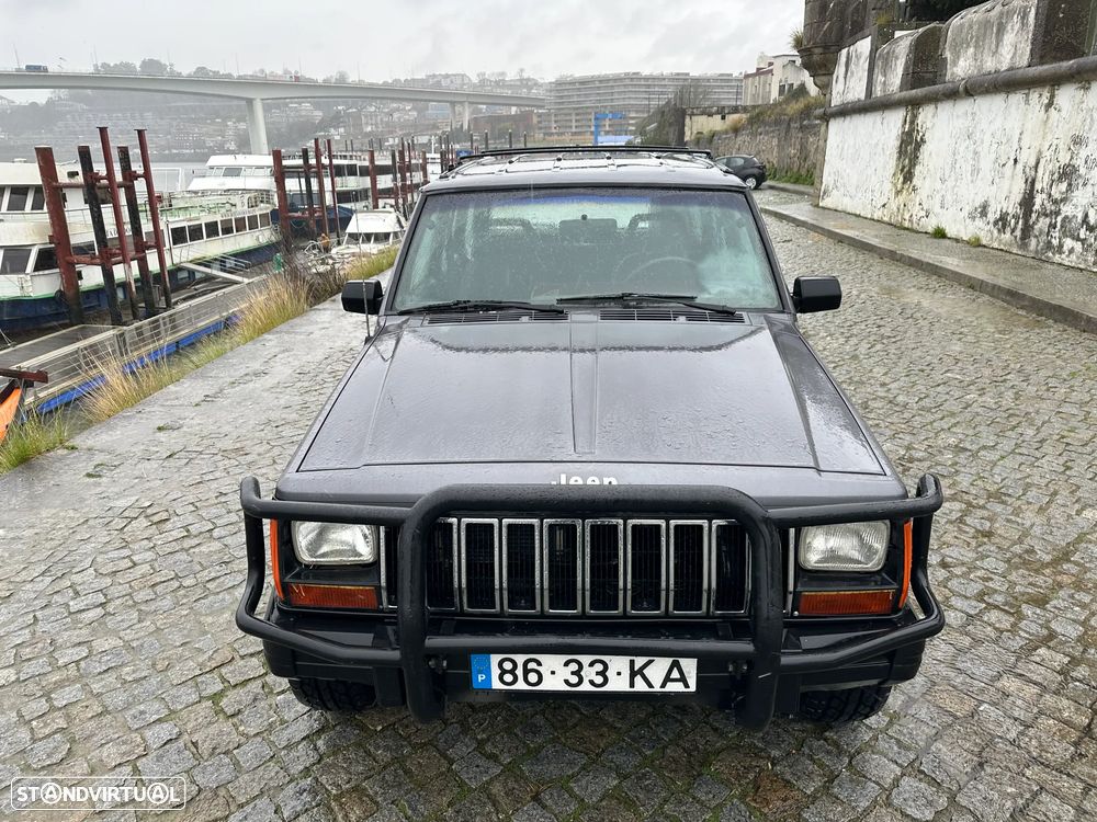 Jeep Cherokee - 10
