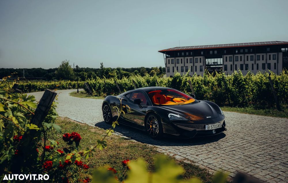 McLaren 570GT - 12