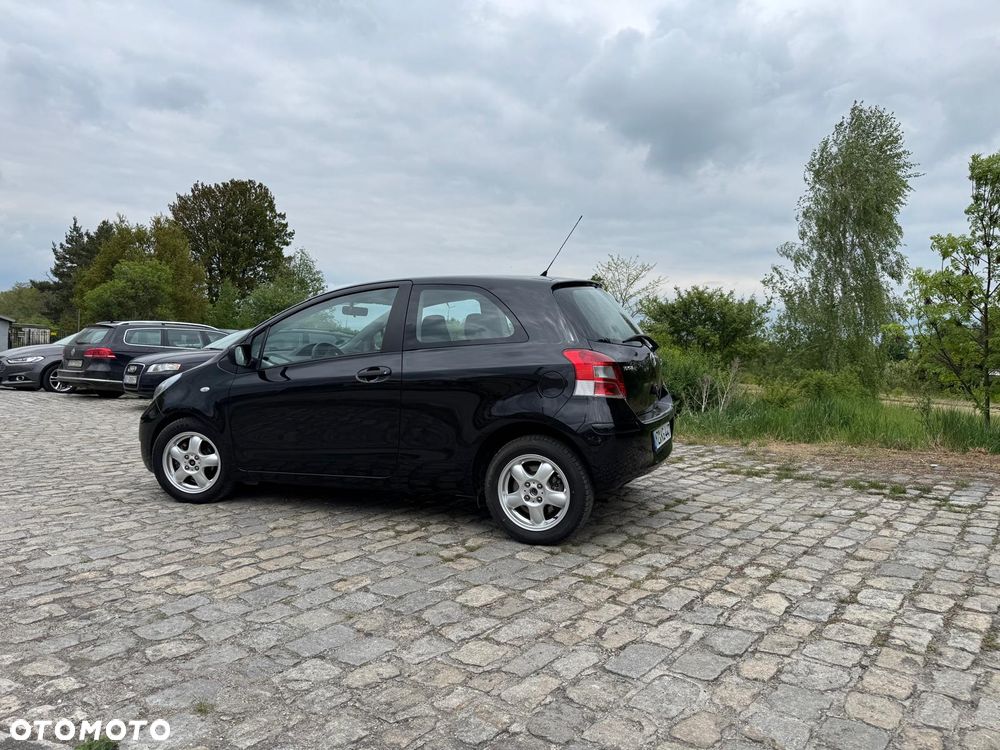Toyota Yaris 1.33 VVT-i Cool - 4
