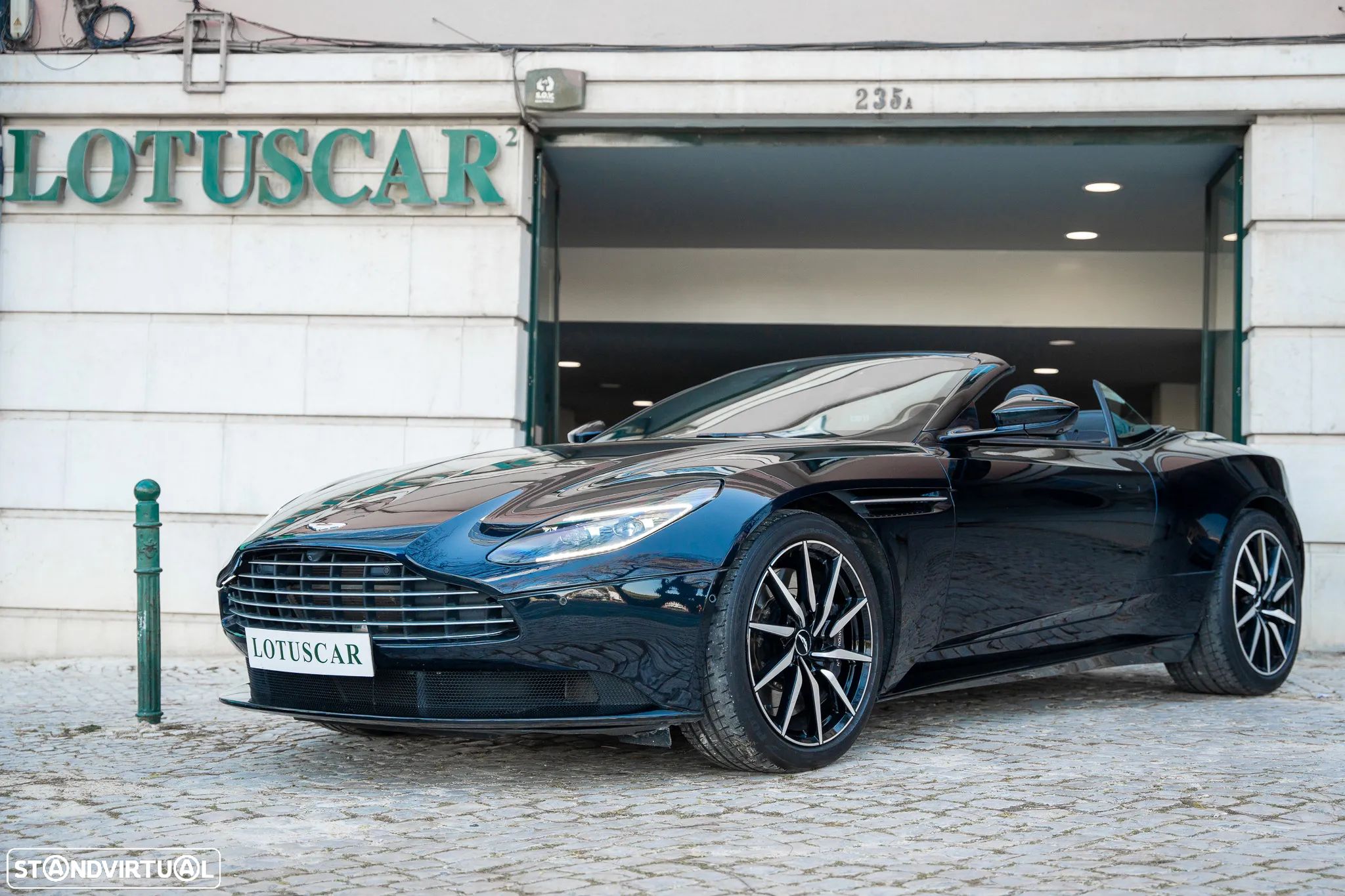 Aston Martin DB11 Volante V8 Auto - 1