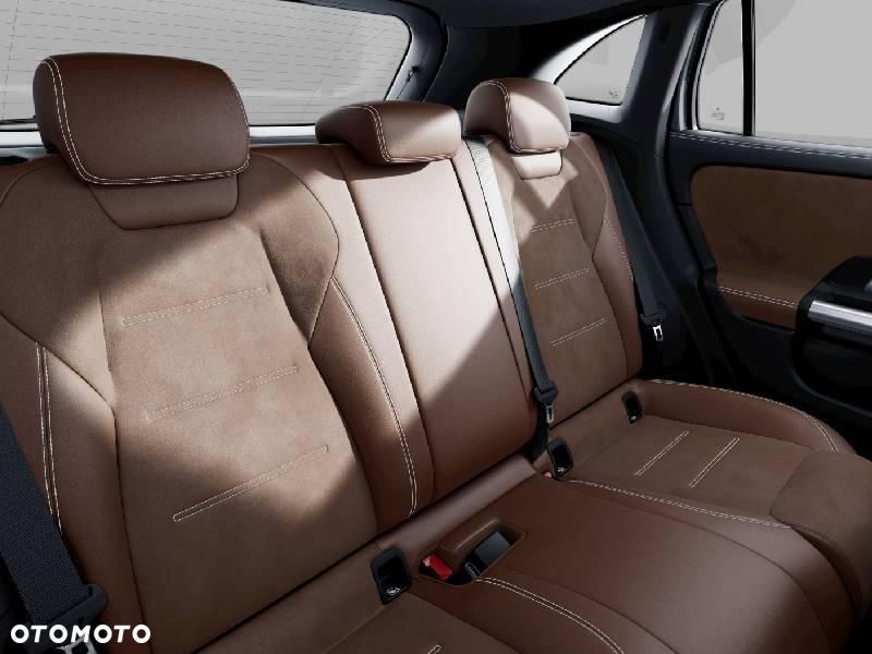 Mercedes-Benz GLA - 7