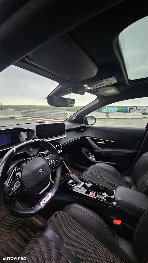 Peugeot 208 1.2 L PureTech STT EAT8 GT Line - 8