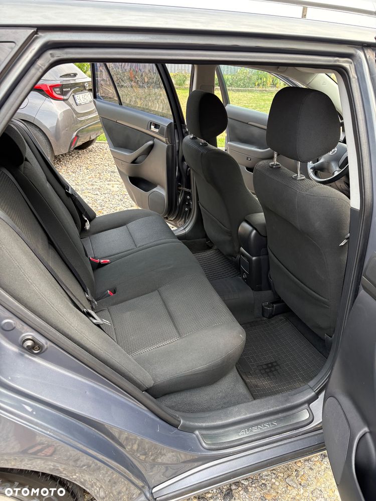 Toyota Avensis 2.0 VVT-i Executive - 12