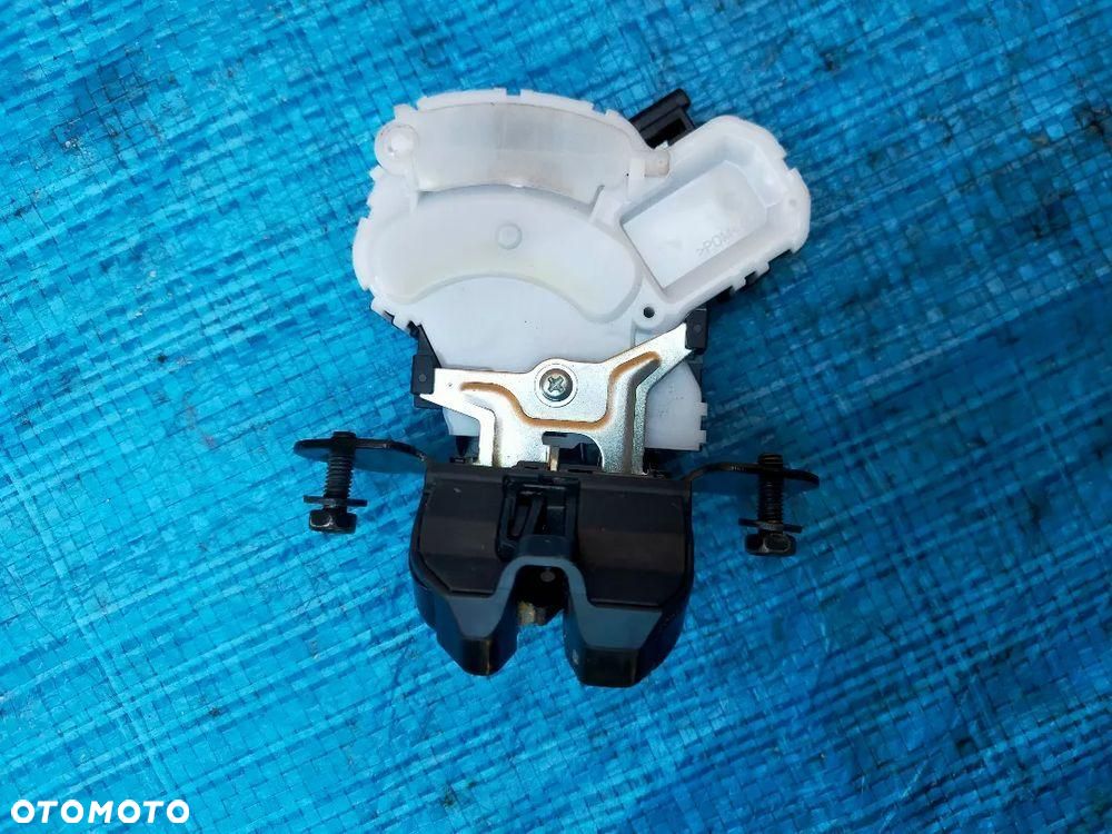 Mazda 2 DJ Zamek Klapy Bagażnika Tył 2017 - 1