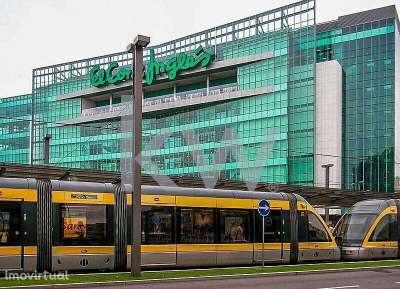 OPORTUNIDADE  ÚNICA: MORADIA EM RUÍNA NO CENTRO DE GAIA - Grande imagem: 2/13