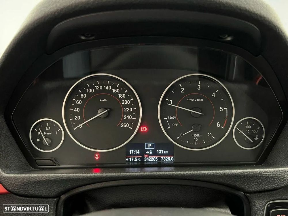 BMW 318 d Touring Auto - 12