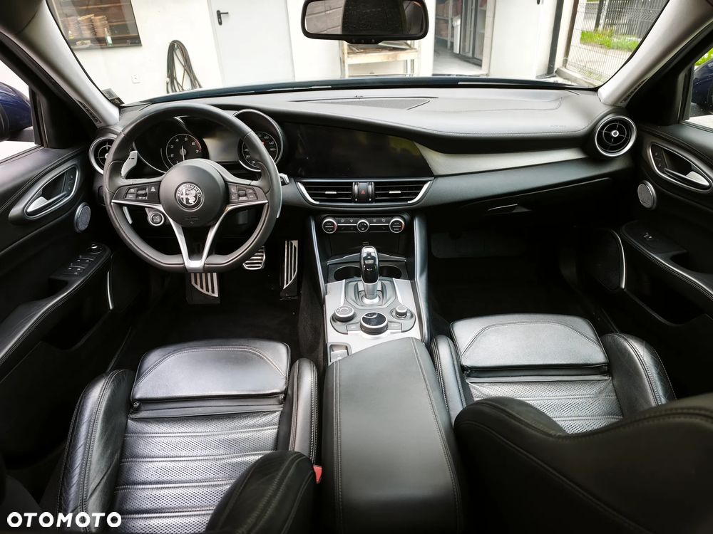 Alfa Romeo Giulia 2.0 Turbo 16V AT8-Q4 Veloce Ti - 9