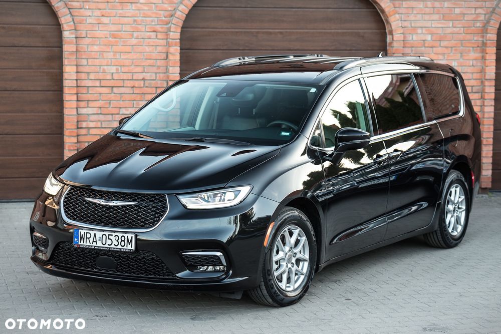 Chrysler Pacifica - 3