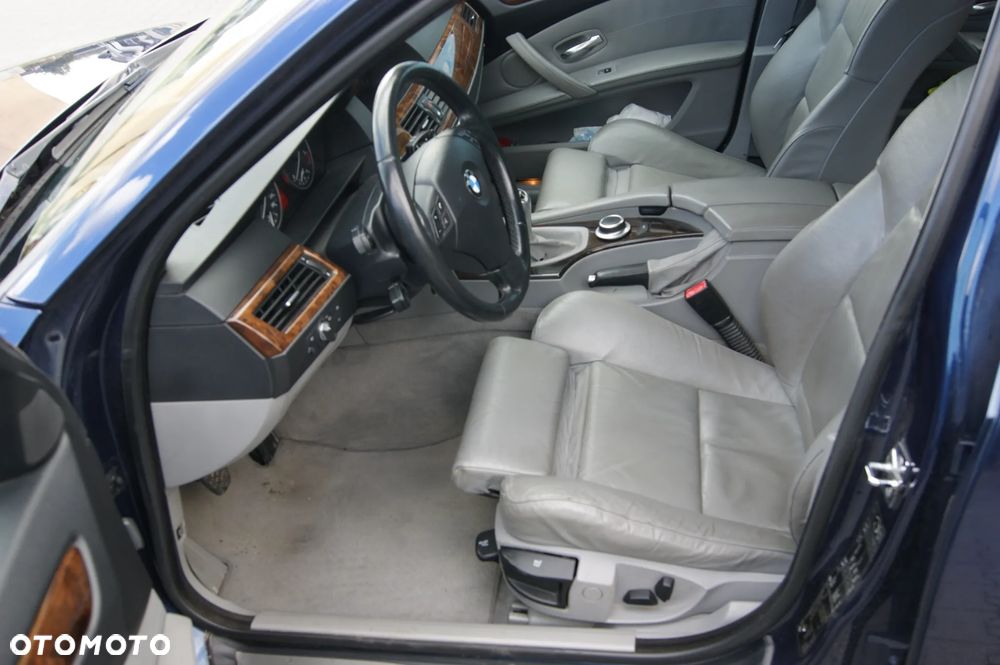 BMW Seria 5 525d Edition Exclusive - 14