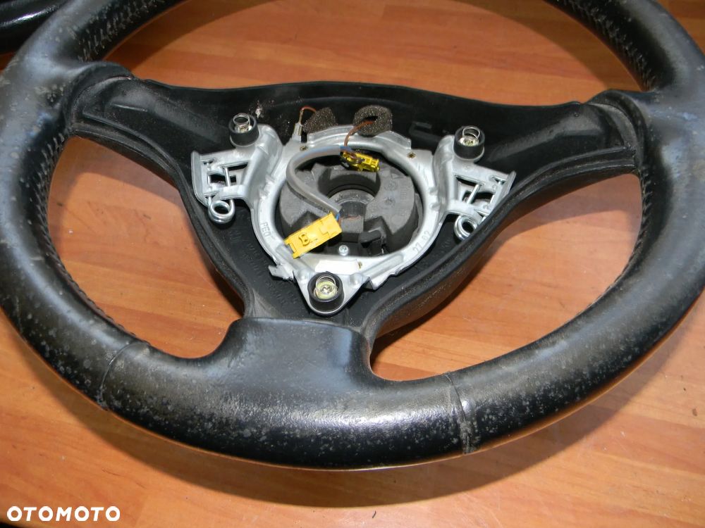 kierownica skórzana skóra VW PASSAT B5 GOLF IV BORA trójramienna - 2