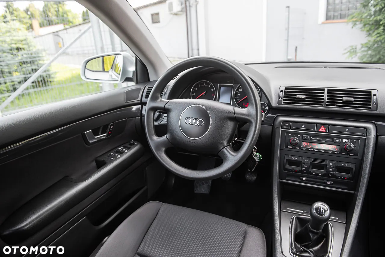 Audi A4 2.4 - 19