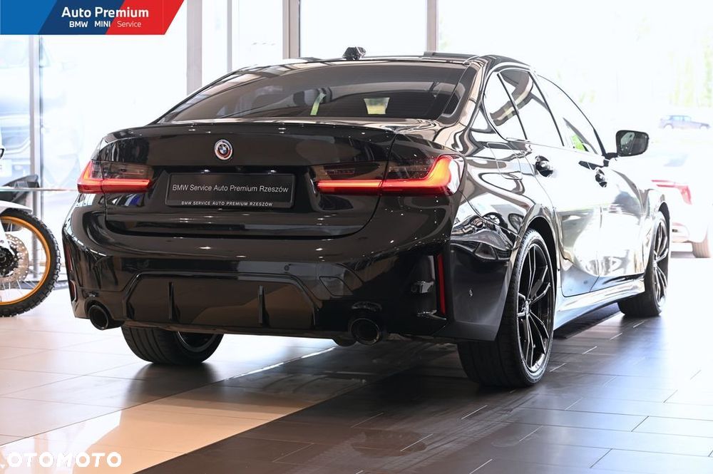 BMW Seria 3 330i xDrive - 22