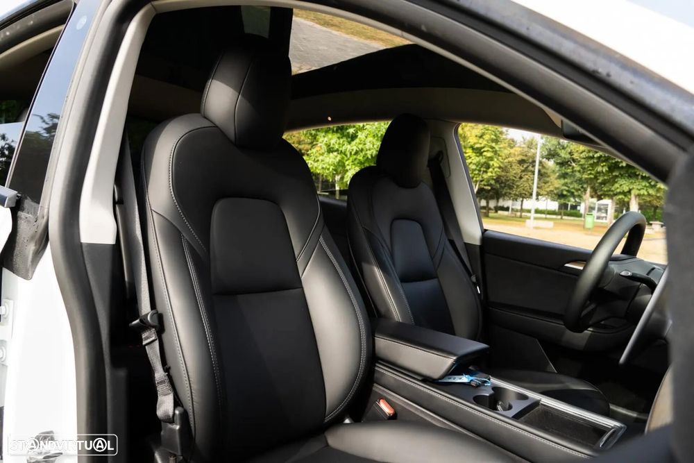 Tesla Model Y Long Range Dual Motor AWD - 22