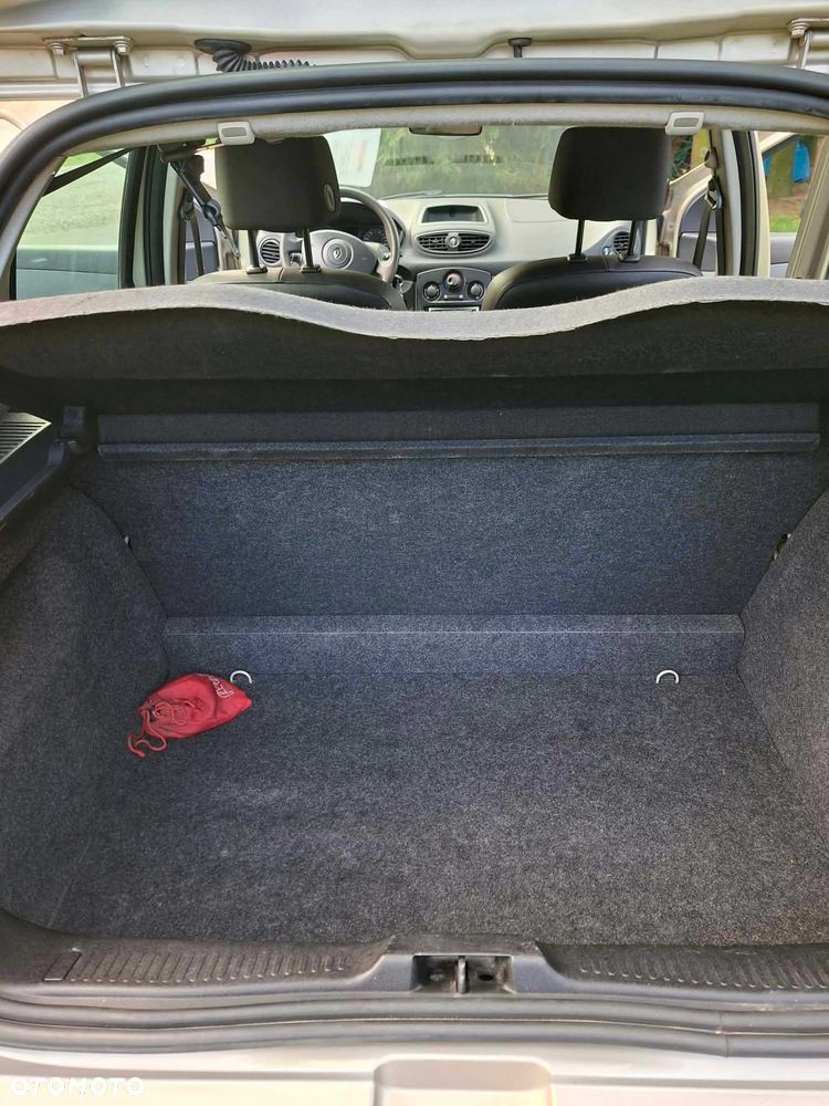 Renault Clio - 7