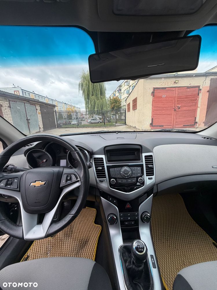 Chevrolet Cruze - 8
