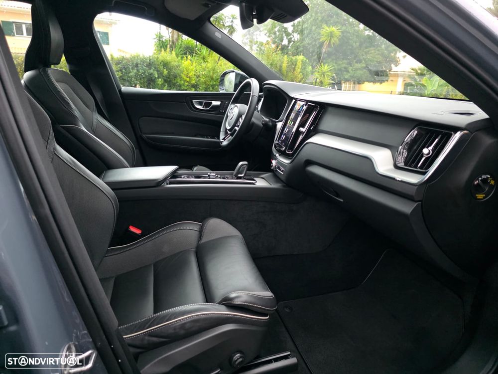 Volvo XC 60 2.0 T6 PHEV R-Design AWD - 18