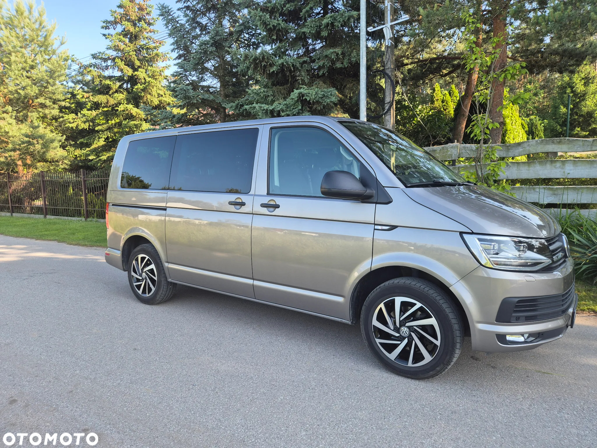 Volkswagen Multivan 2.0 TDI L1 Comfortline DSG - 2