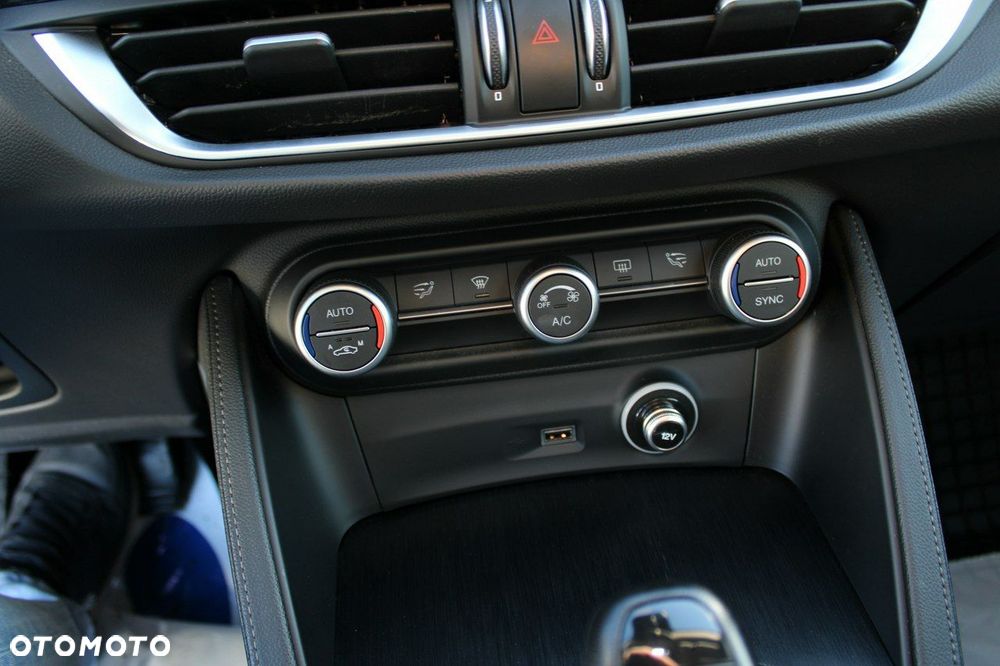 Alfa Romeo Stelvio - 27