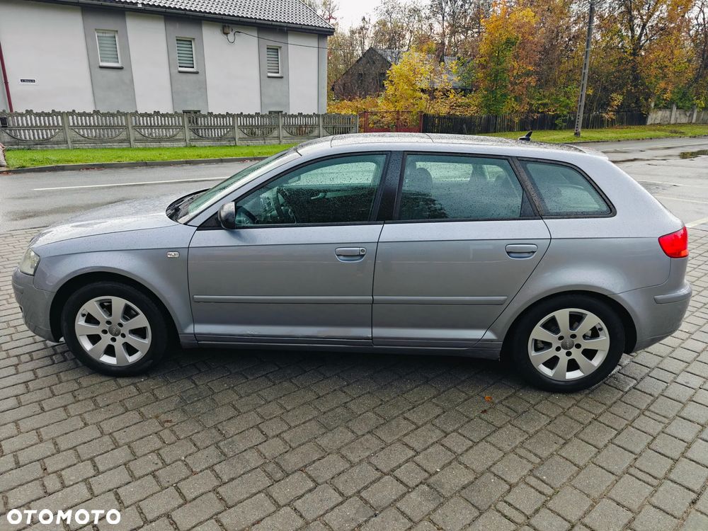 Audi A3 Sportback 1.6 FSI Ambiente - 5