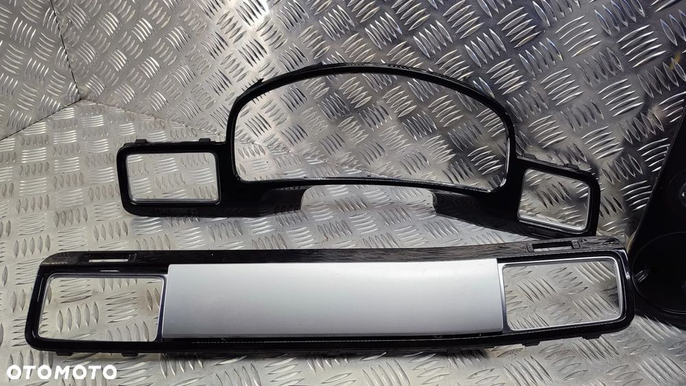 VW TOUAREG 7P 10-18R DEKORY LISTWY OZDOBNE DRZWI KOMPLET RAMKI CZARNE ZE SREBRNYM 7P6858602 ENGINE - 2