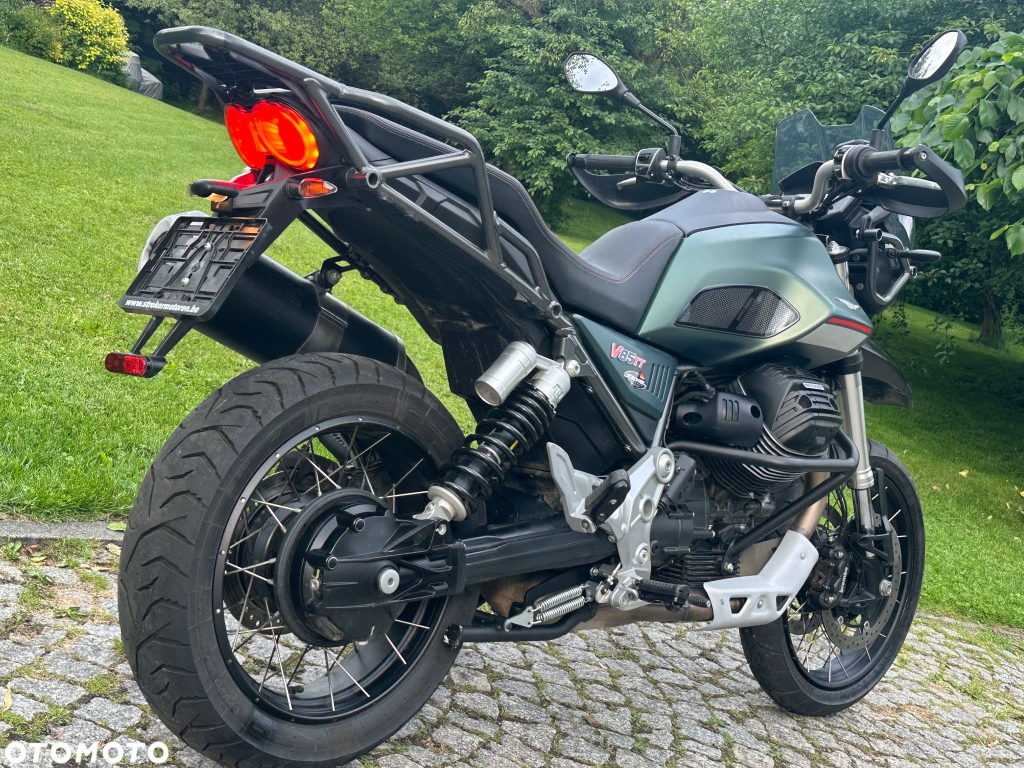 Moto Guzzi V85 - 1