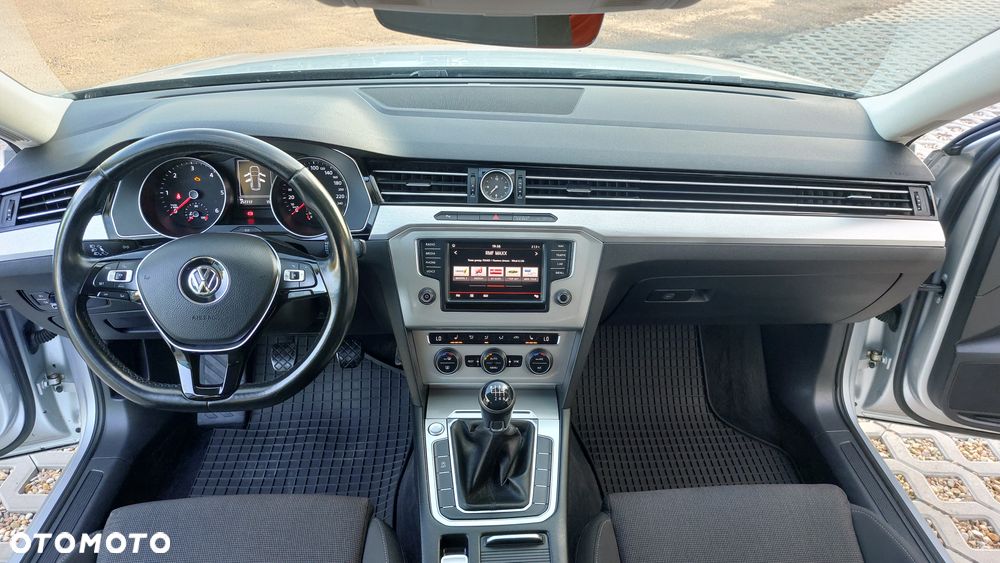 Volkswagen Passat - 17