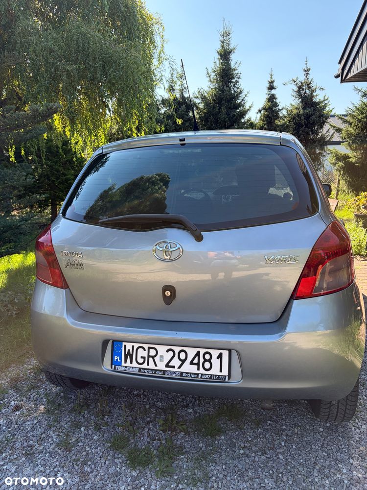 Toyota Yaris - 4