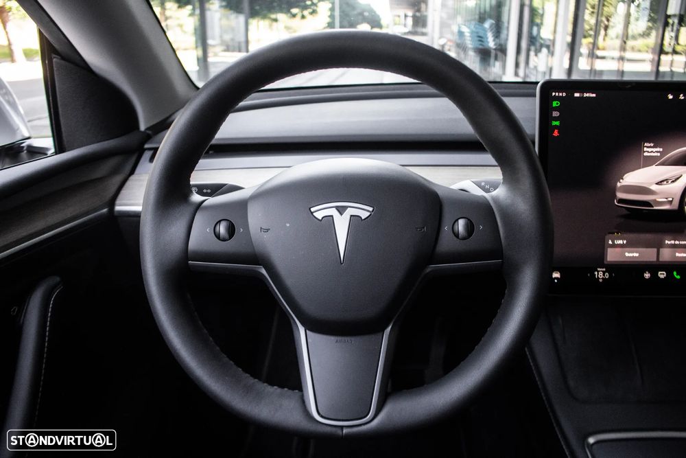 Tesla Model Y Tração Traseira - 12