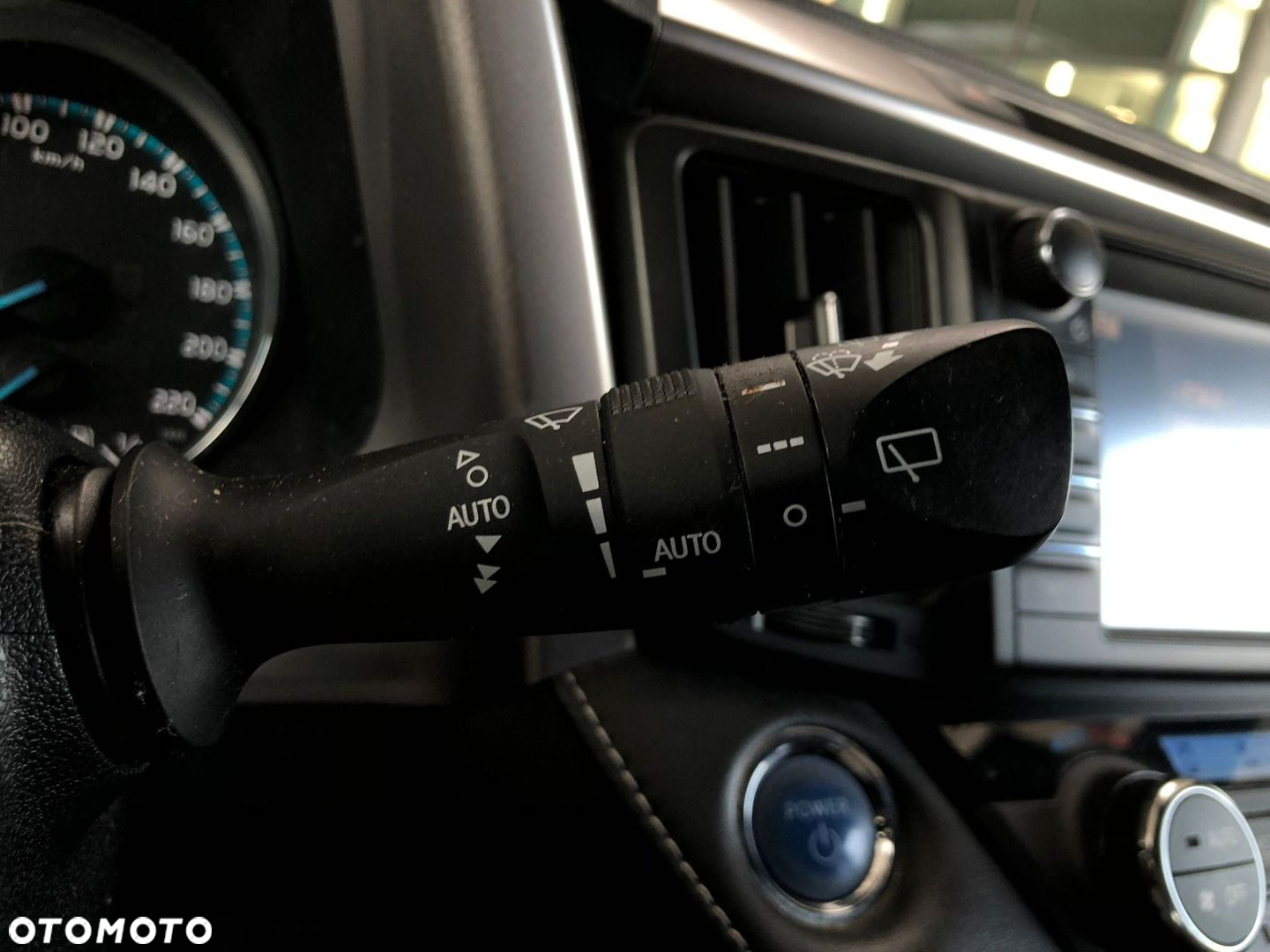 Toyota RAV4 - 32