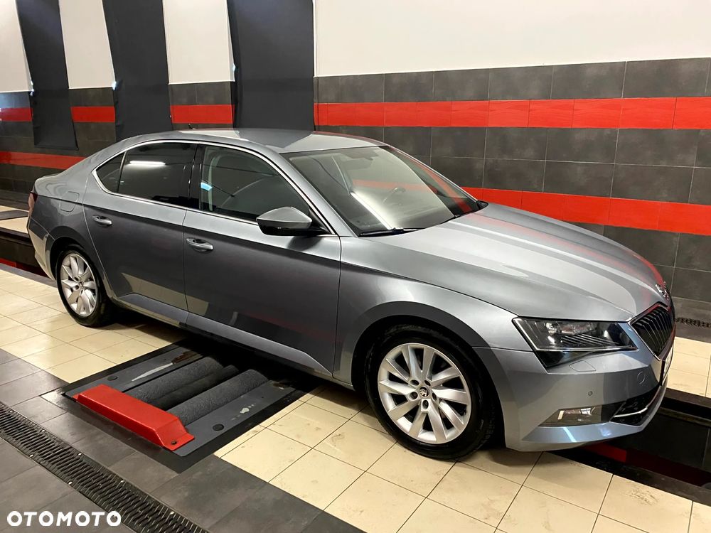 Skoda Superb 2.0 TDI Sportline DSG - 5