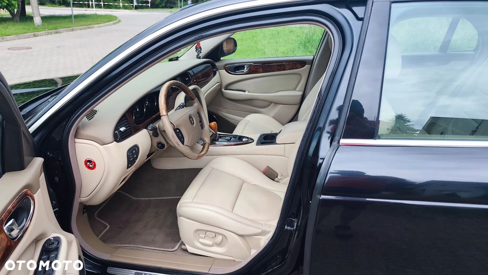 Jaguar XJ XJ6 3.0 Executive - 17