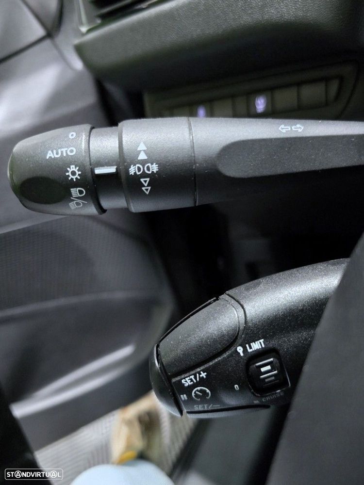 Peugeot 208 1.2 PureTech Active - 20