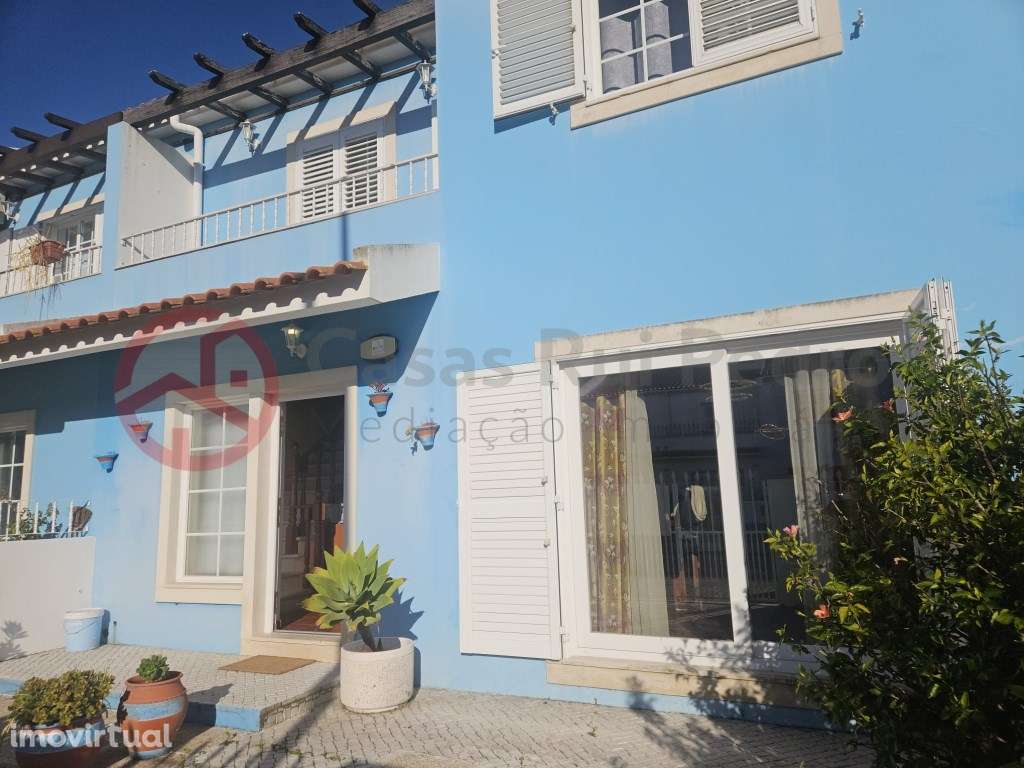 Moradia em Banda T3 com Excelentes Áreas em Sarilhos Pequenos - Grande imagem: 2/31