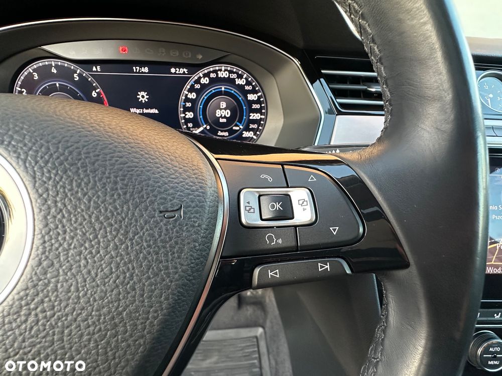 Volkswagen Passat - 21