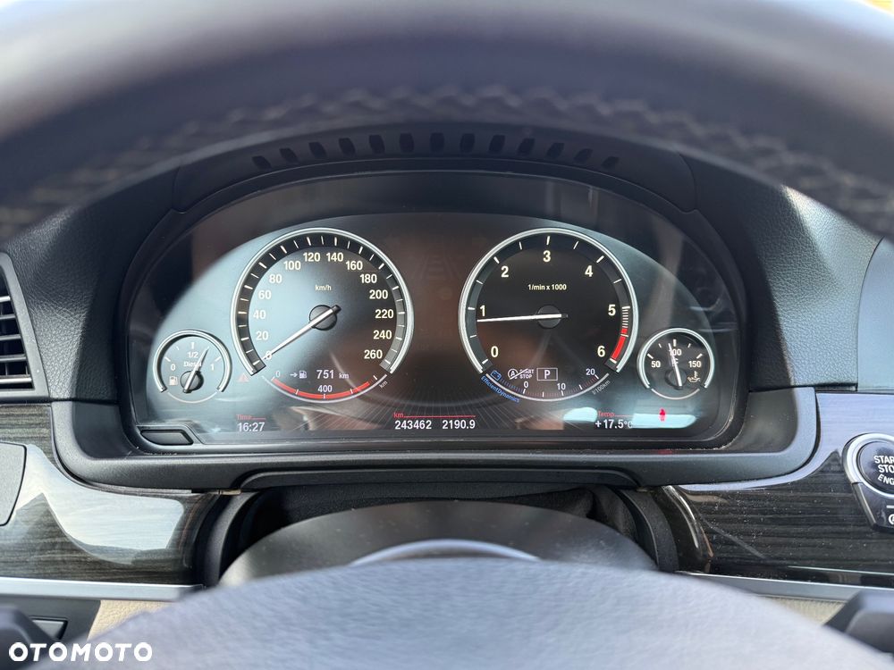 BMW Seria 5 525d xDrive - 7