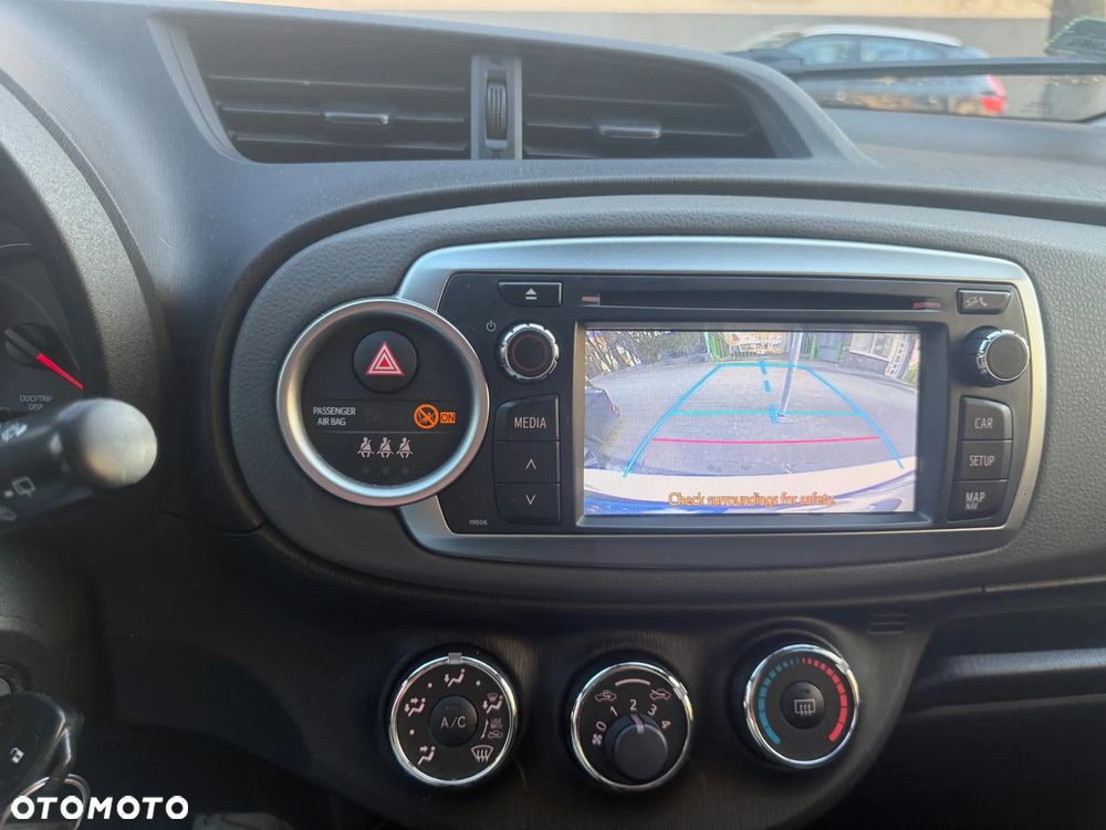 Toyota Yaris 1.0 Premium - 5