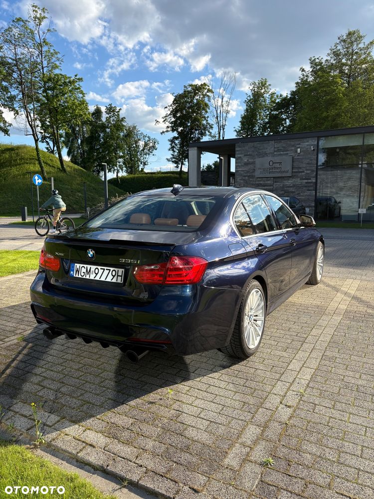 BMW Seria 3 335i xDrive - 5