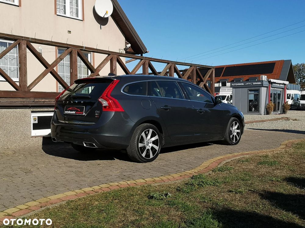 Volvo V60 D6 AWD Plug-in Hybrid Summum - 5