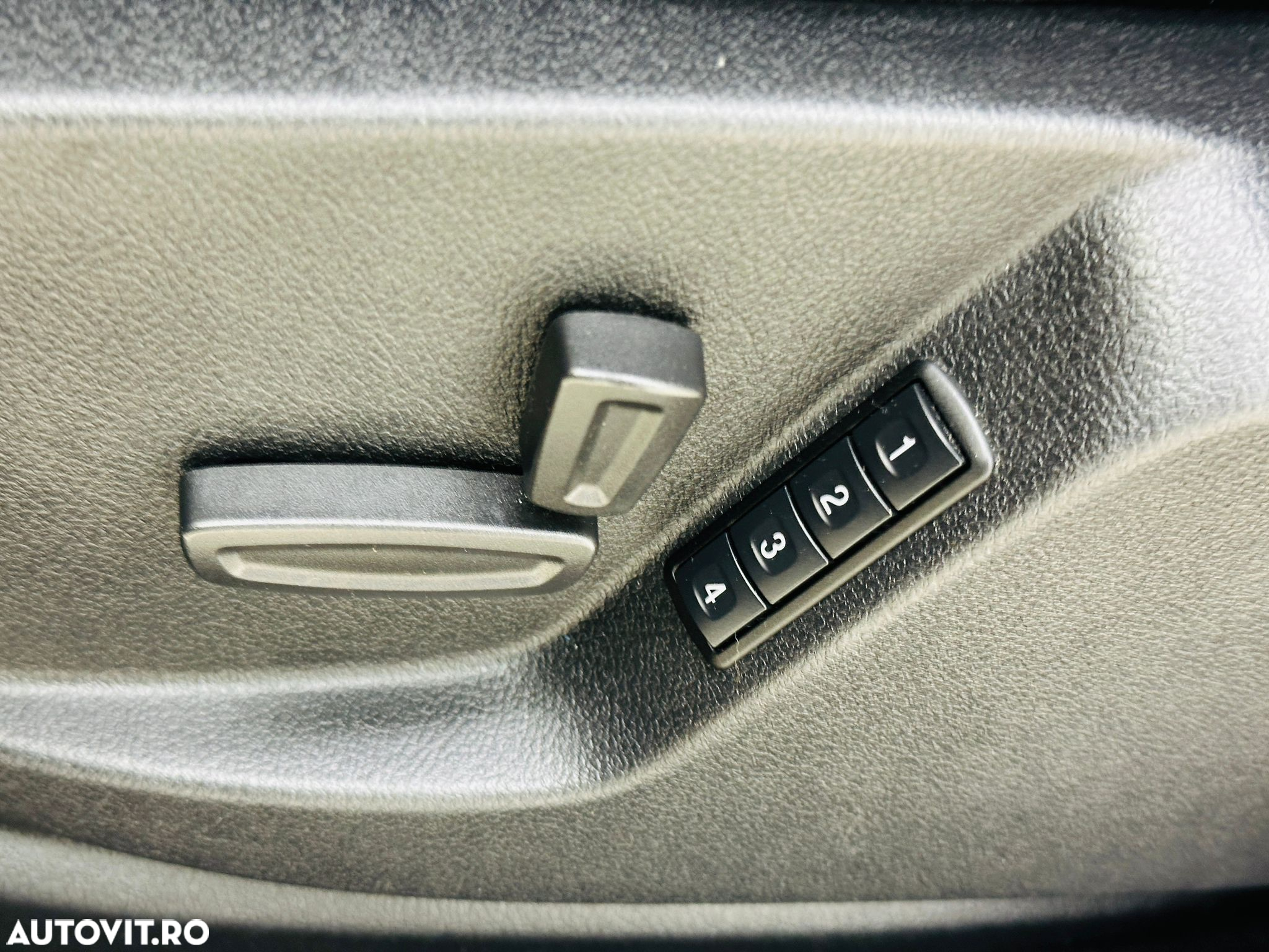 Ford S-Max - 16