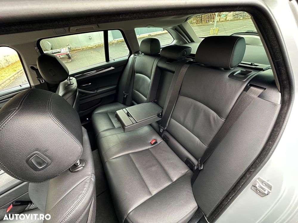 BMW Seria 5 520d Touring Aut. Luxury Line - 13